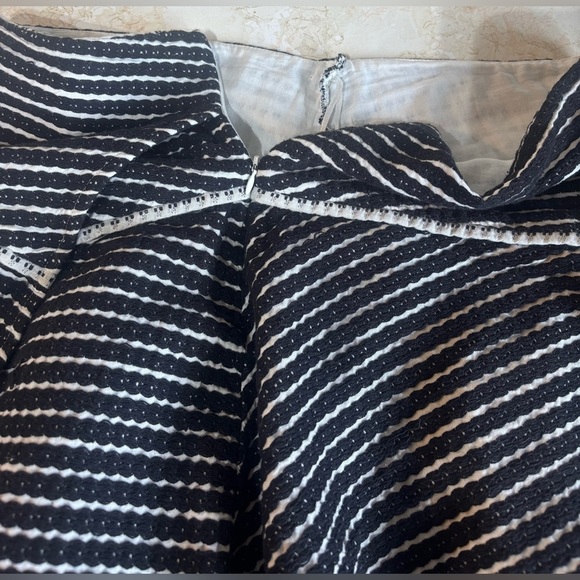 Free People Bento Black/White Woven Striped A Line Mini Skater Skirt Size 10 EUC - Picture 9 of 10